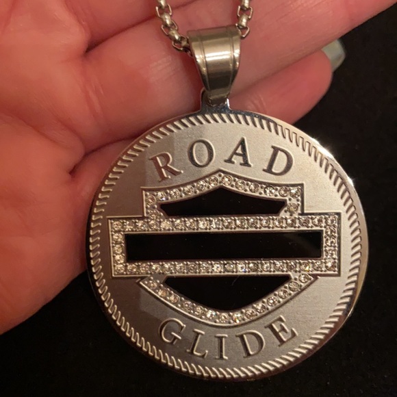 Road Glide Necklace - Picture 2 of 3